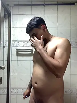 Snapshot of Aaron_hot2 chatting on December 2024 02:52:02 AM Aaron hot2 online show from December 2024 02:52:02 AM