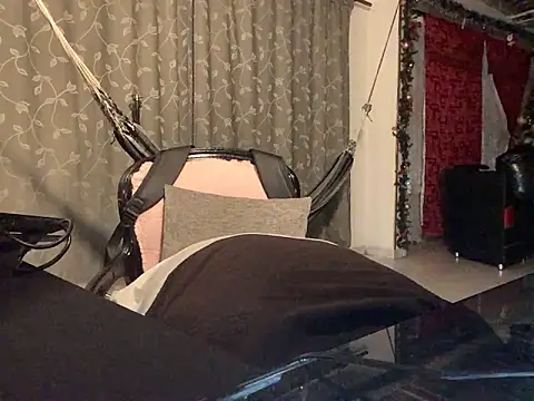 Snapshot of Aaron_hot2 chatting on December 2024 02:06:02 AM Aaron hot2 online show from December 2024 02:06:02 AM