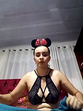 Samantha Sullivan  online show from November 2025 02:13:01 AM