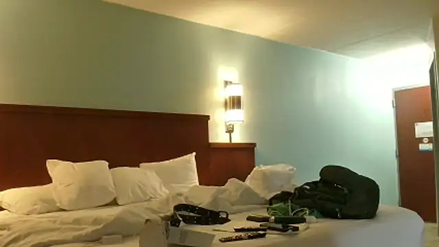 overaveragefreak4you online show from April 2026 06:48:02 PM