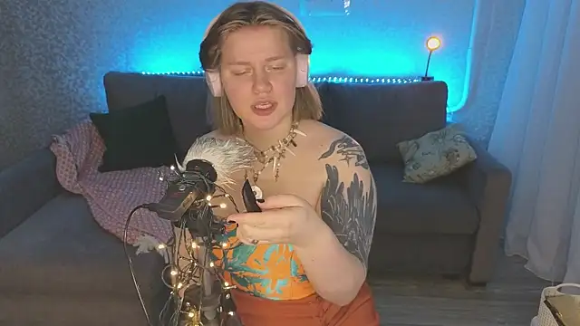 Kira Citro online show from January 2025 08:11:01 PM