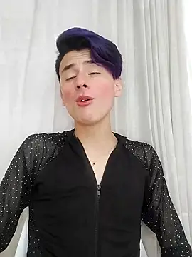 Snapshot of Alann_sr chatting on February 2025 08:03:01 PM Alann sr online show from February 2025 08:03:01 PM