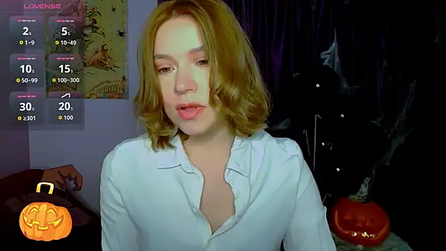 Snapshot of TaylorBre chatting on November 2025 06:38:02 AM TaylorBre online show from November 2025 06:38:02 AM