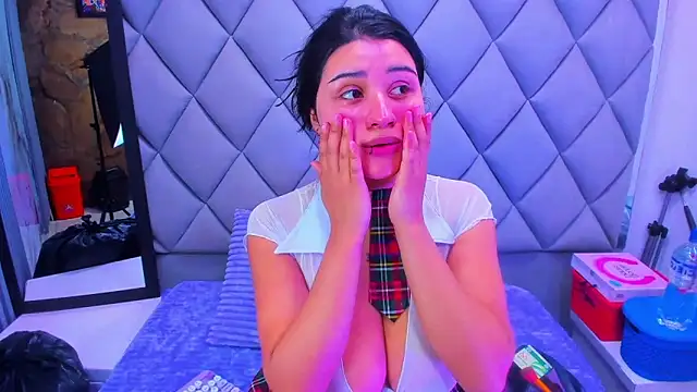 venusowen  online show from November 2025 01:58:02 PM