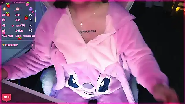 Snapshot of Angel-Devil666 chatting on September 2025 10:31:01 PM Angel-Devil666 online show from September 2025 10:31:01 PM