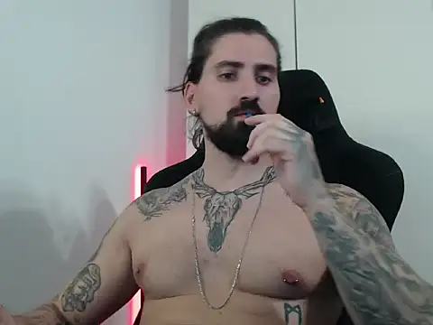 MateoHunk online show from September 2025 04:34:01 PM