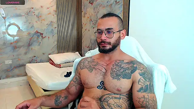 Snapshot of hanz_col chatting on February 2025 04:27:01 AM hanz col online show from February 2025 04:27:01 AM