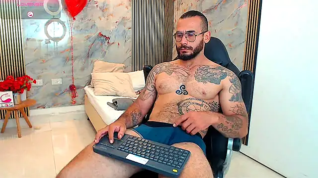 Snapshot of hanz_col chatting on February 2025 02:02:01 PM hanz col online show from February 2025 02:02:01 PM