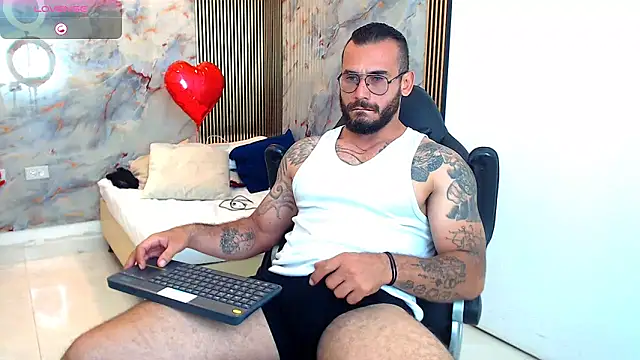 Snapshot of hanz_col chatting on February 2025 08:18:01 PM hanz col online show from February 2025 08:18:01 PM