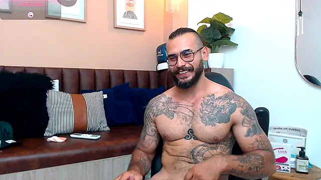 Snapshot of hanz_col chatting on March 2025 06:11:01 PM hanz col online show from March 2025 06:11:01 PM