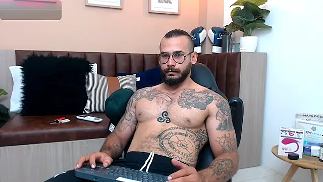 Snapshot of hanz_col chatting on March 2025 11:08:01 AM hanz col online show from March 2025 11:08:01 AM