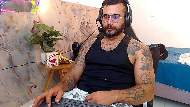 Snapshot of hanz_col chatting on September 2025 08:53:01 PM hanz col online show from September 2025 08:53:01 PM