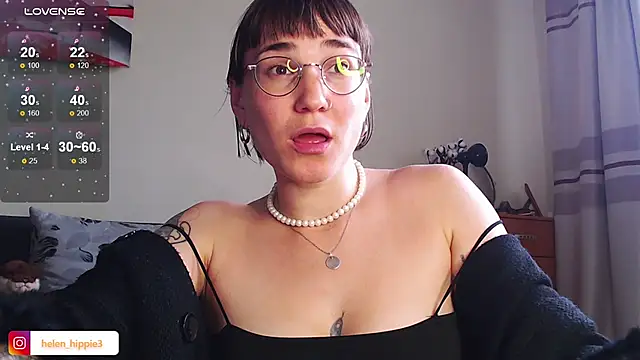 Snapshot of FoxRineHelen chatting on September 2025 04:07:01 PM FoxRineHelen online show from September 2025 04:07:01 PM