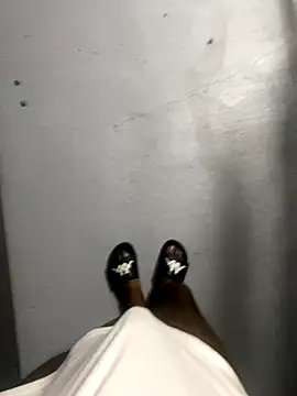 Snapshot of zeekBbc chatting on October 2025 12:00:02 PM zeekBbc online show from October 2025 12:00:02 PM