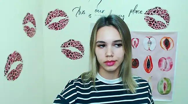  StAcY online show from December 2024 01:47:01 PM