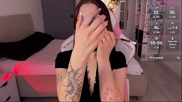 Lisa Moones online show from April 2026 02:19:02 PM