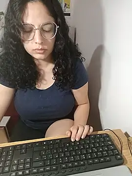 Snapshot of babyluna939 chatting on September 2025 12:21:01 AM babyluna939 online show from September 2025 12:21:01 AM