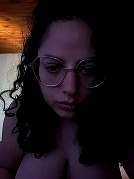 babyluna939 online show from December 2025 04:46:02 PM