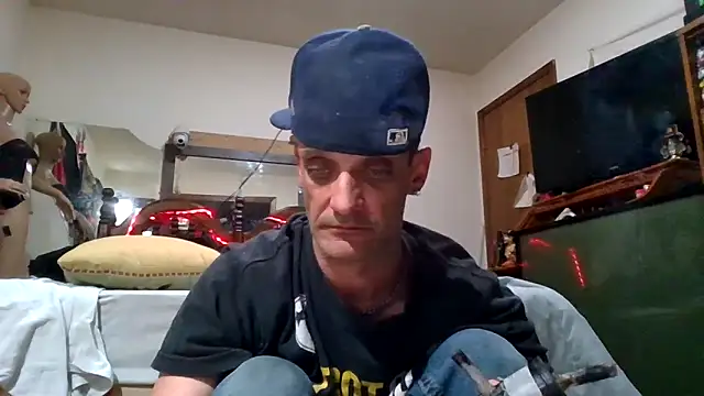 Snapshot of slinginbigD chatting on May 2026 05:07:01 PM slinginbigD online show from May 2026 05:07:01 PM