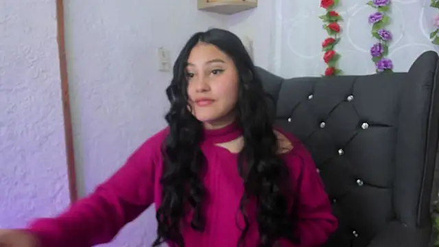 Snapshot of Little_Ivy chatting on December 2024 04:26:01 PM Little Ivy online show from December 2024 04:26:01 PM