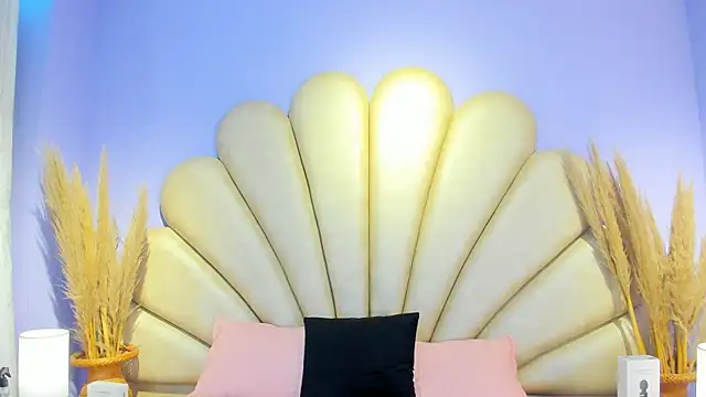 Isis Osman online show from April 2026 12:48:02 PM