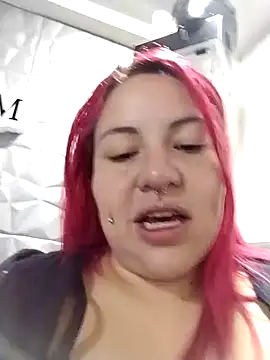 Snapshot of Bruja__Scarlata chatting on February 2025 10:44:02 AM Bruja Scarlata online show from February 2025 10:44:02 AM