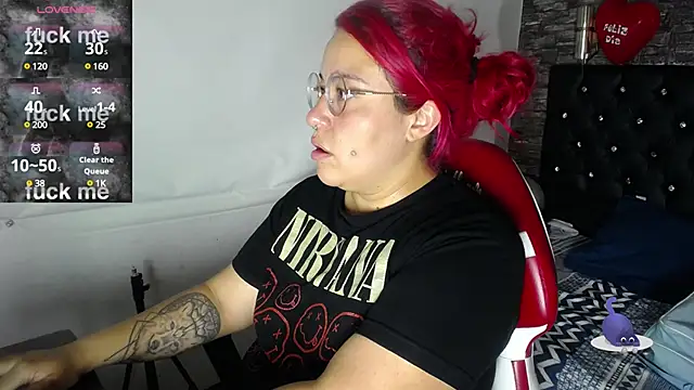 Snapshot of Bruja__Scarlata chatting on February 2025 06:02:02 PM Bruja Scarlata online show from February 2025 06:02:02 PM