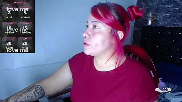 Snapshot of Bruja__Scarlata chatting on February 2025 11:35:02 AM Bruja Scarlata online show from February 2025 11:35:02 AM