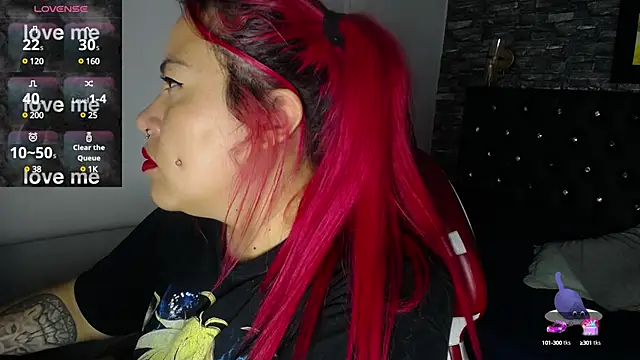 Snapshot of Bruja__Scarlata chatting on March 2025 06:16:01 PM Bruja Scarlata online show from March 2025 06:16:01 PM