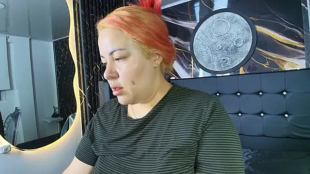 Snapshot of Bruja__Scarlata chatting on September 2025 10:07:01 AM Bruja Scarlata online show from September 2025 10:07:01 AM