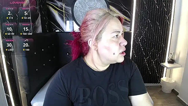 Snapshot of Bruja__Scarlata chatting on October 2025 10:13:01 AM Bruja Scarlata online show from October 2025 10:13:01 AM