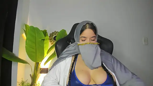 Snapshot of janna_isa chatting on June 2026 08:52:02 PM janna isa online show from June 2026 08:52:02 PM