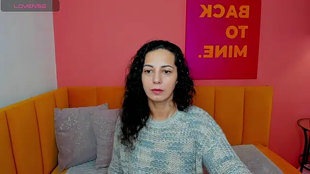 Snapshot of Linda_Insatiable chatting on March 2025 01:34:02 AM Linda Insatiable online show from March 2025 01:34:02 AM