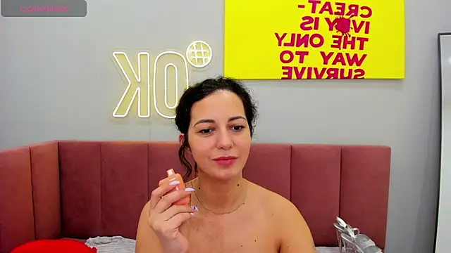 Snapshot of Linda_Insatiable chatting on March 2025 07:37:02 AM Linda Insatiable online show from March 2025 07:37:02 AM
