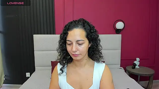 Snapshot of Linda_Insatiable chatting on September 2025 01:20:01 AM Linda Insatiable online show from September 2025 01:20:01 AM