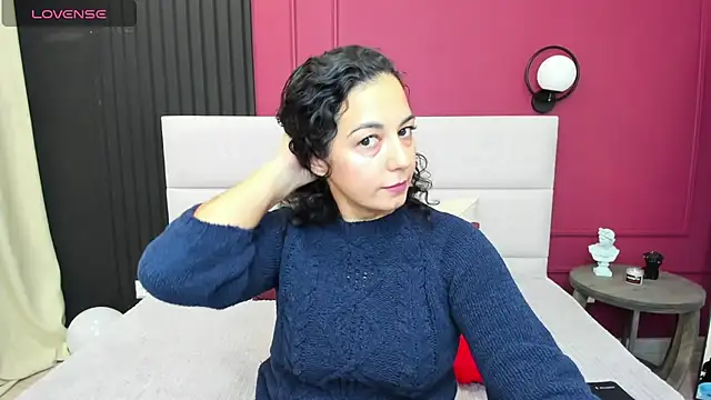 Snapshot of Linda_Insatiable chatting on October 2025 01:26:01 AM Linda Insatiable online show from October 2025 01:26:01 AM