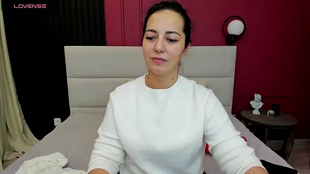 Snapshot of Linda_Insatiable chatting on October 2025 01:16:02 AM Linda Insatiable online show from October 2025 01:16:02 AM