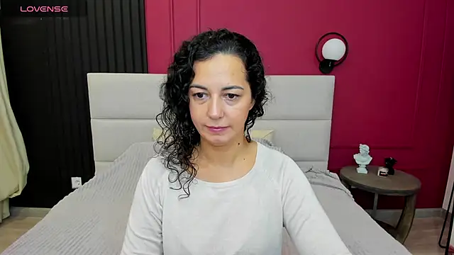 Snapshot of Linda_Insatiable chatting on October 2025 01:27:02 AM Linda Insatiable online show from October 2025 01:27:02 AM