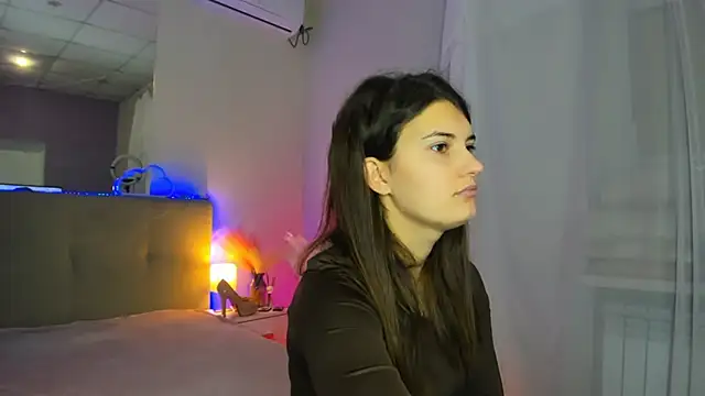 Laura Leee online show from November 2025 05:55:01 AM