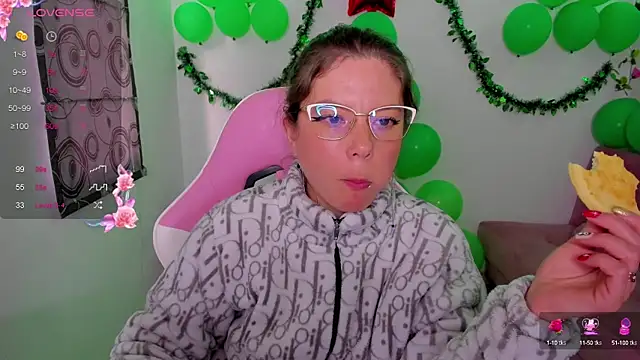 Snapshot of Susana_garcia_ chatting on December 2024 10:23:02 PM Susana garcia  online show from December 2024 10:23:02 PM