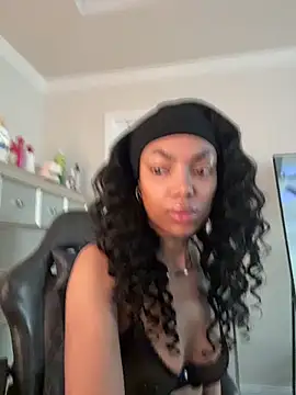 butterflybootyy online show from April 2026 12:39:01 PM