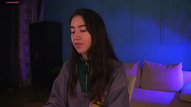 Belle Via online show from April 2026 07:21:02 PM