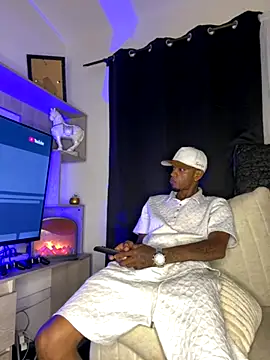 AaronCruz  online show from October 2025 02:00:01 AM