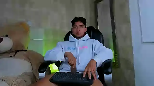 Snapshot of Muichiro_tokito1 chatting on December 2024 07:38:02 AM Muichiro tokito1 online show from December 2024 07:38:02 AM