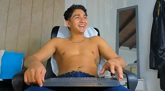 Snapshot of Muichiro_tokito1 chatting on February 2025 04:42:01 AM Muichiro tokito1 online show from February 2025 04:42:01 AM