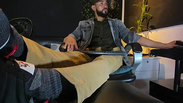 alessandro wye online show from February 2026 04:41:01 AM