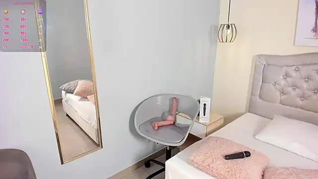 Snapshot of escarleth__ chatting on July 2026 01:37:01 PM escarleth online show from July 2026 01:37:01 PM