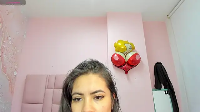 Snapshot of soyzarahtorres chatting on September 2025 11:18:02 PM soyzarahtorres online show from September 2025 11:18:02 PM