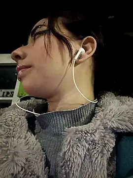 hanna  azumi online show from February 2025 10:17:02 AM