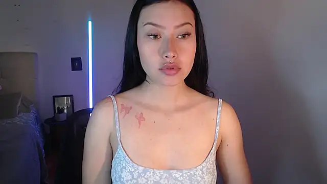 Snapshot of Emilyswan04 chatting on January 2025 03:59:02 PM Emilyswan04 online show from January 2025 03:59:02 PM